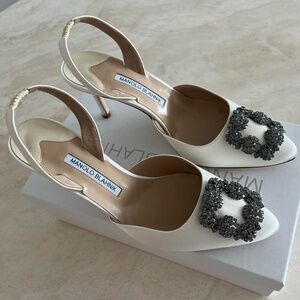 Manolo Blahnik Hangisli White Slingback Pump Wedding 70mm Size 39.5 - NEW IN BOX